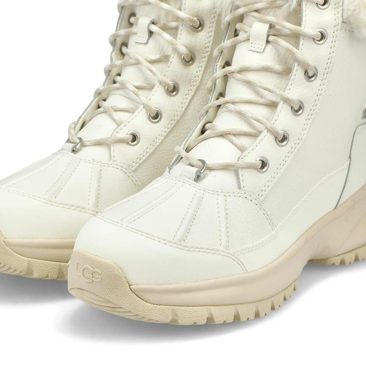 Woman's Yose Fluff - White