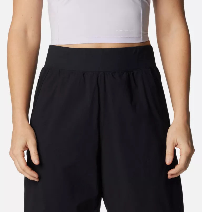 WOMEN'S LESLIE FALLS LONG SHORTS - BLACK